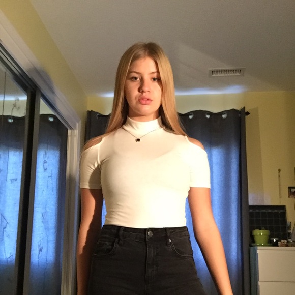 Cute white shirt for sale🥀 - Picture 1 of 2